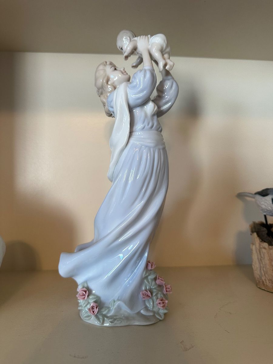 Nao by Lladro Porcelain Mother and Child Figurine