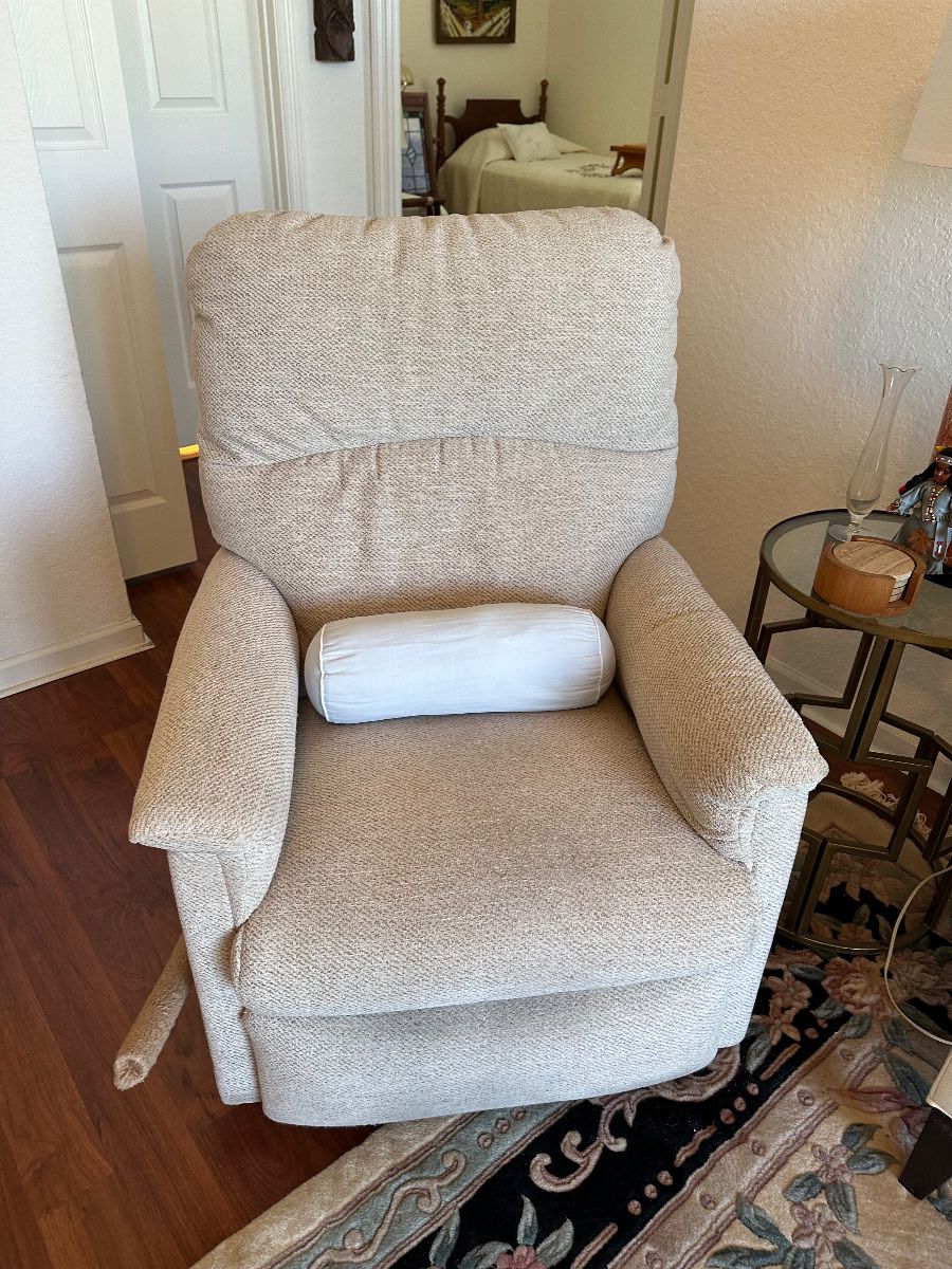 La-Z-Boy Recliner - Beige Fabric