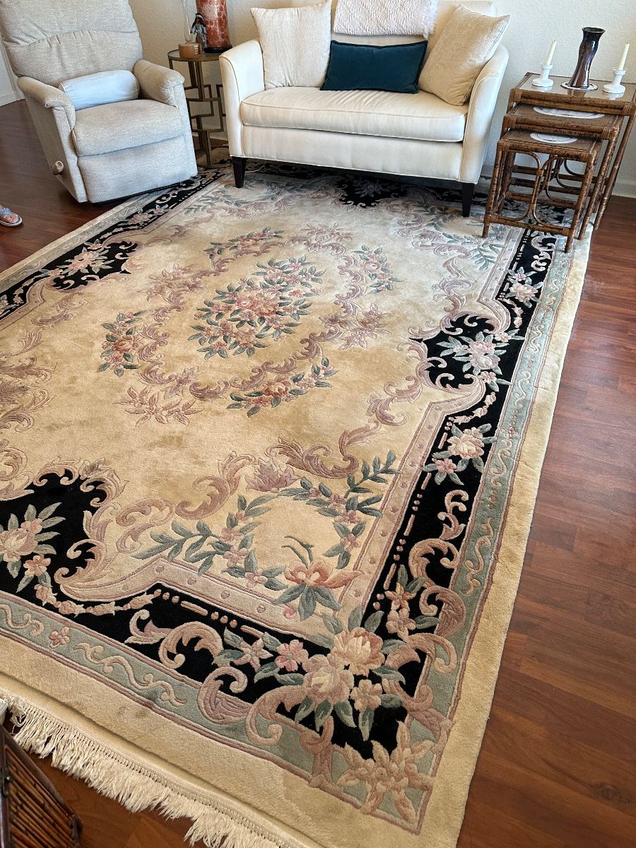 Traditional Floral Area Rug