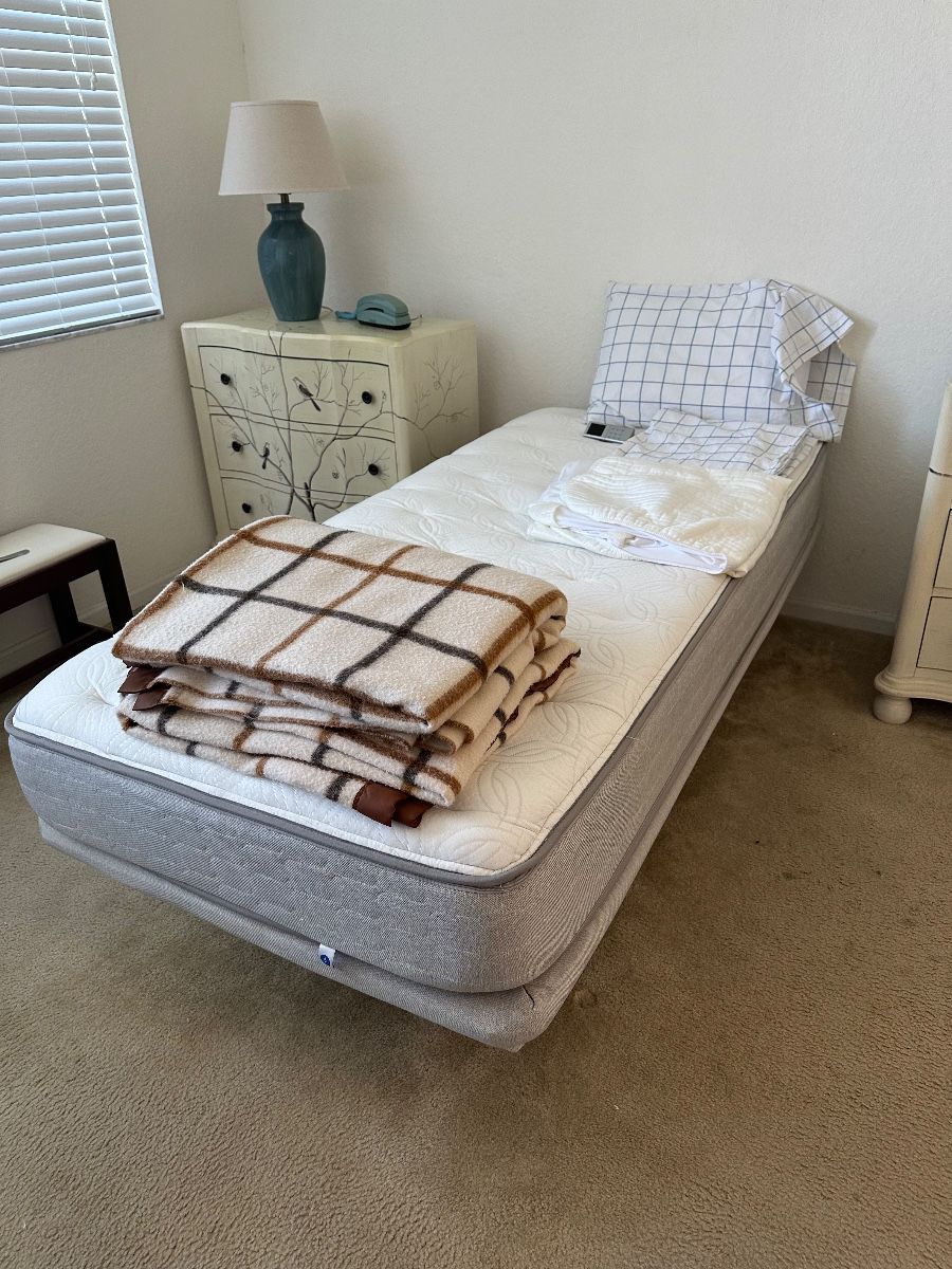 Bedroom Ensemble with Nightstand Grouping