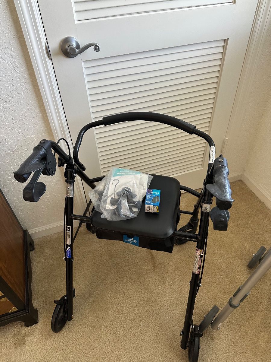 Drive Medical Nitro 4-Wheel Walker with Seat