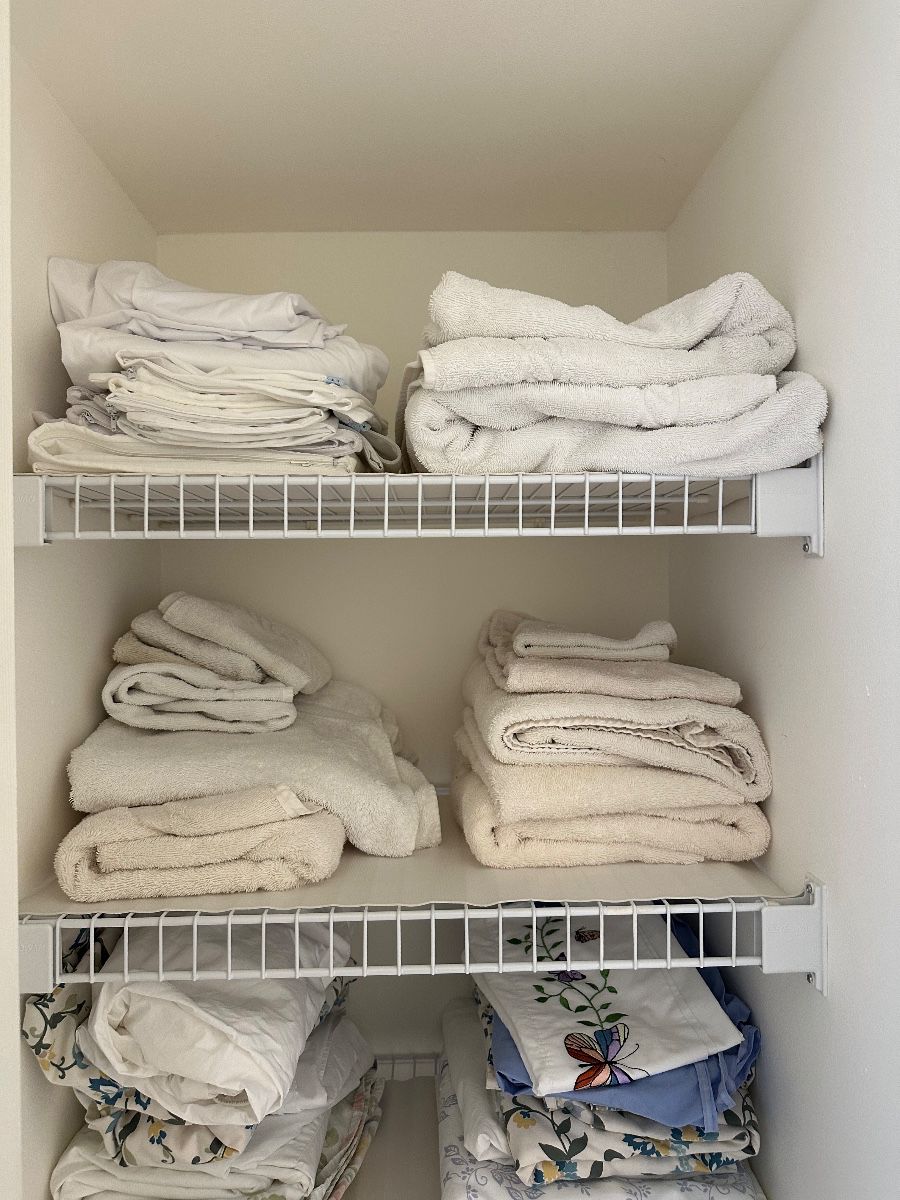 White Towels & Bed Linens Collection