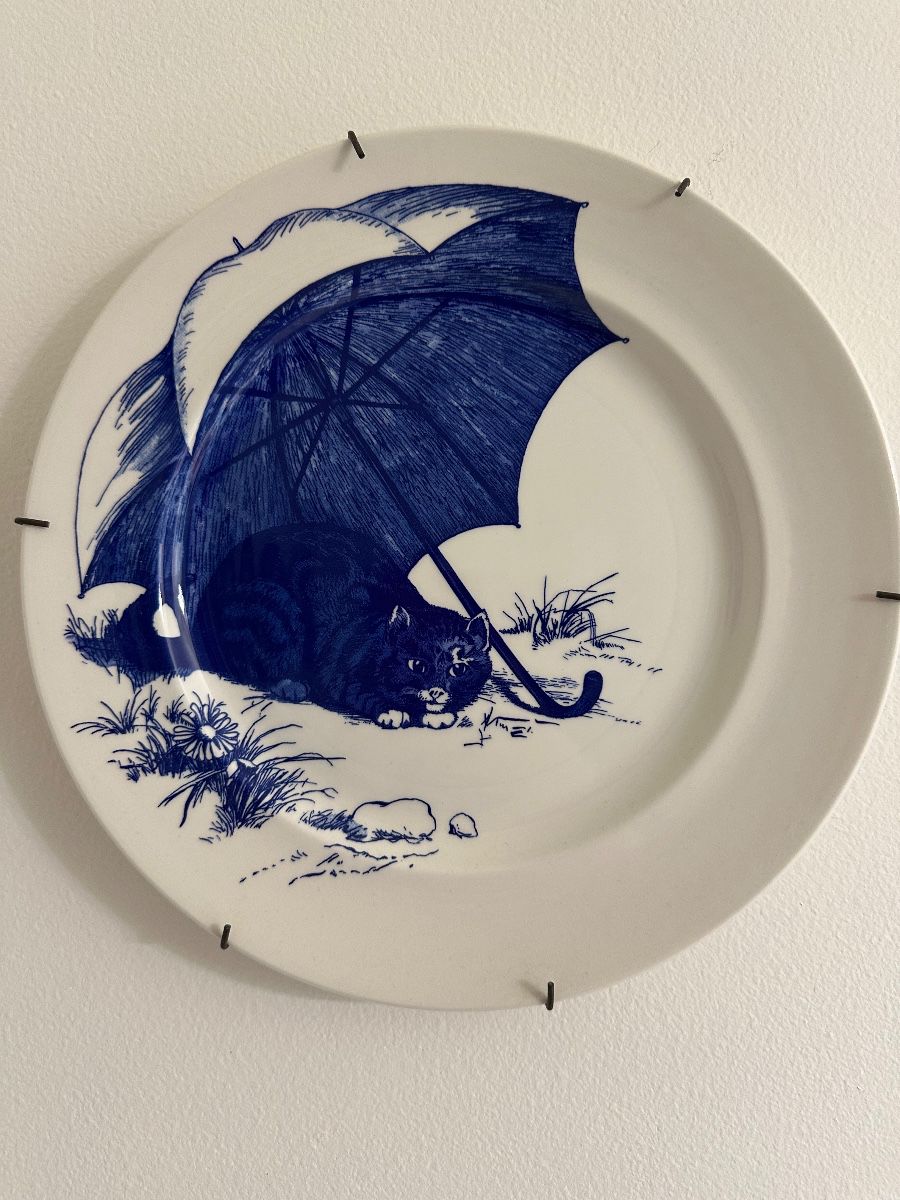 Decorative Plate with Cat and Umbrella Motif