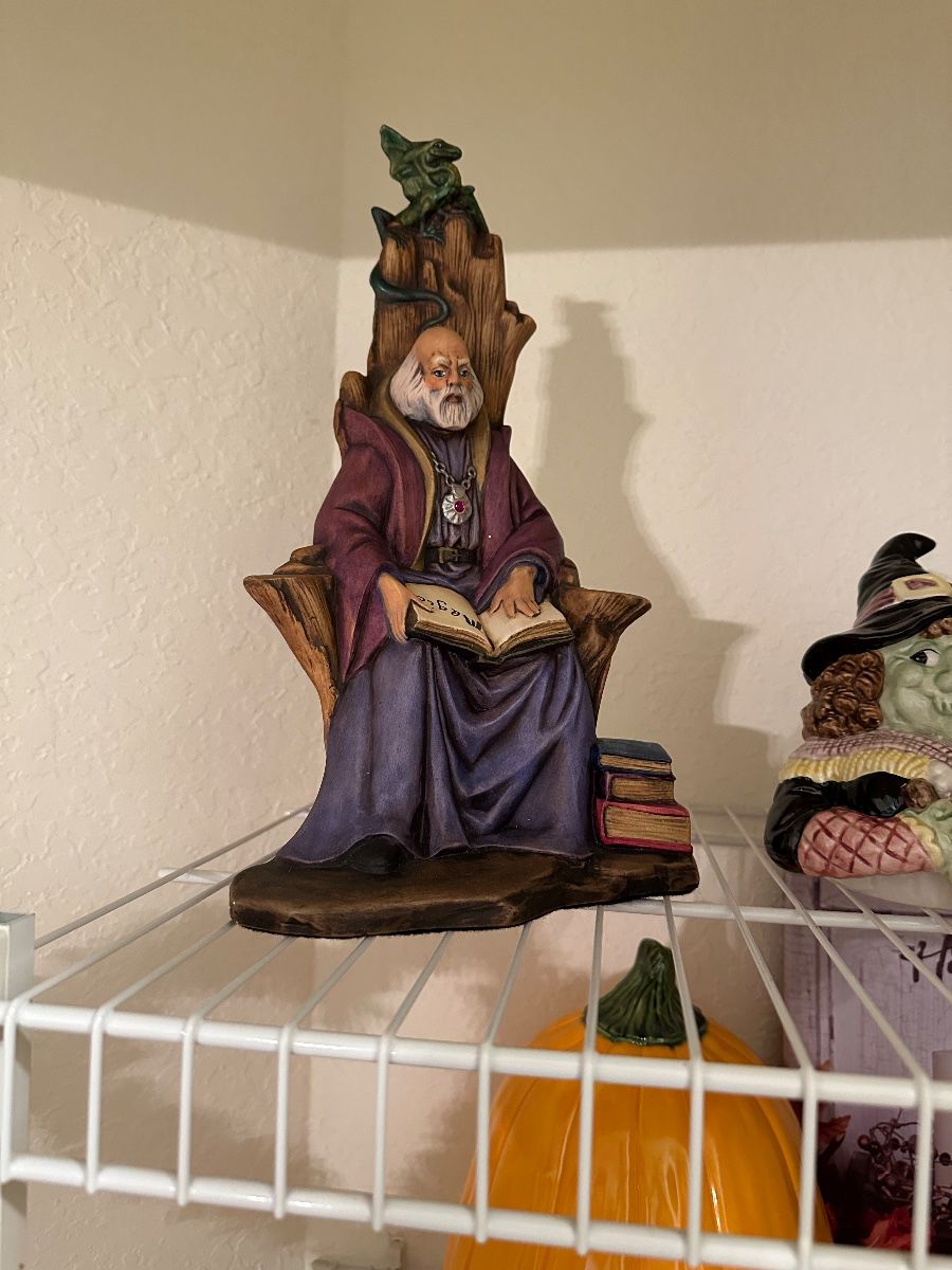 Fantasy & Halloween Decorative Figurine Grouping