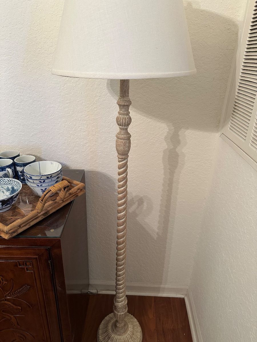 Twisted Wood Baluster Floor Lamp