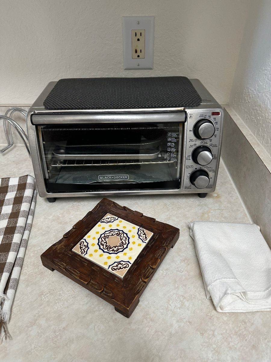 Black + Decker 12-Slice Stainless Steel Toaster Oven TR1200SSD