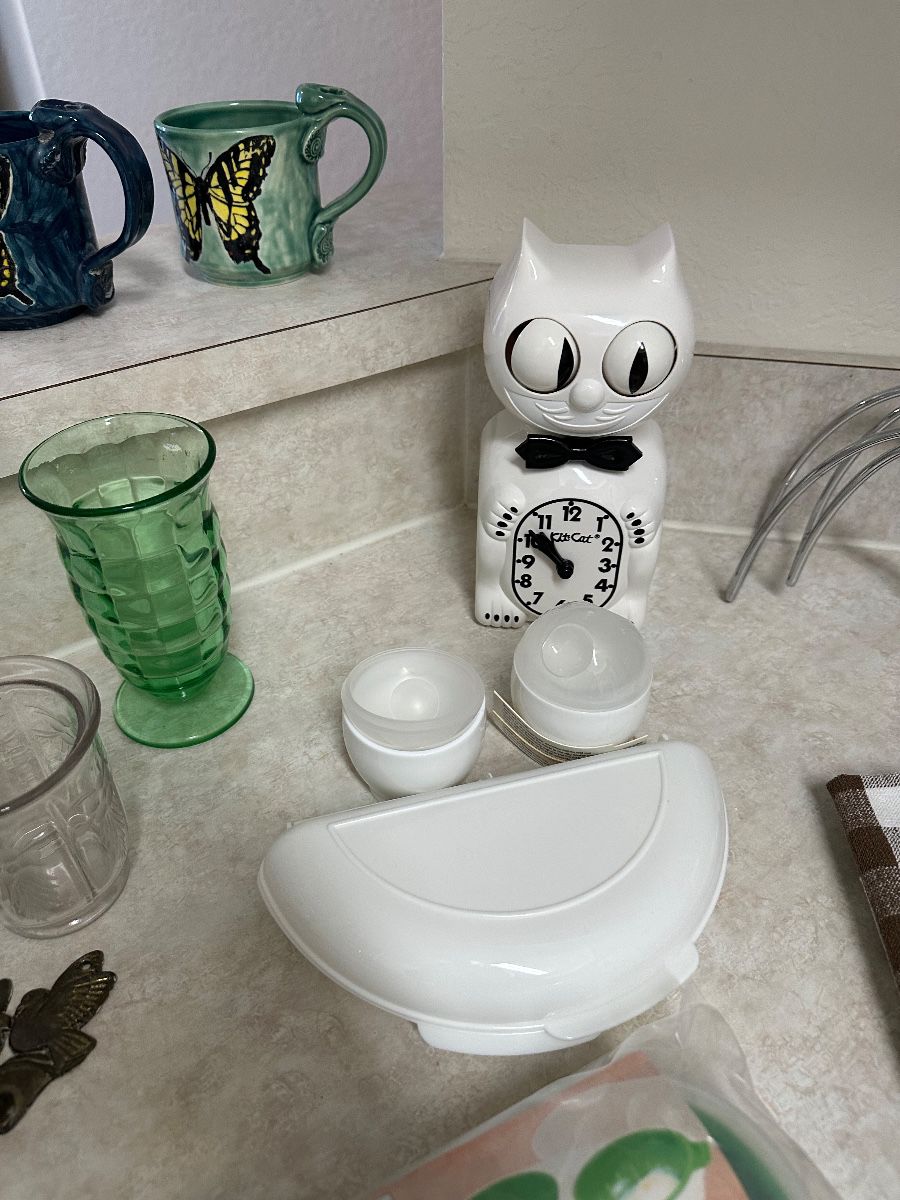 Assorted Kitchen & Decorative Items