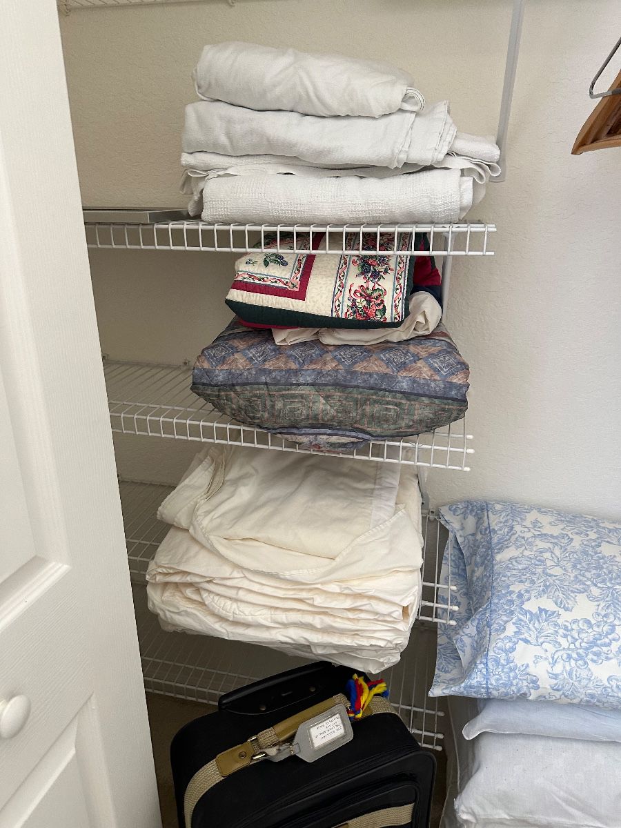 Linens & Bedding Assortment