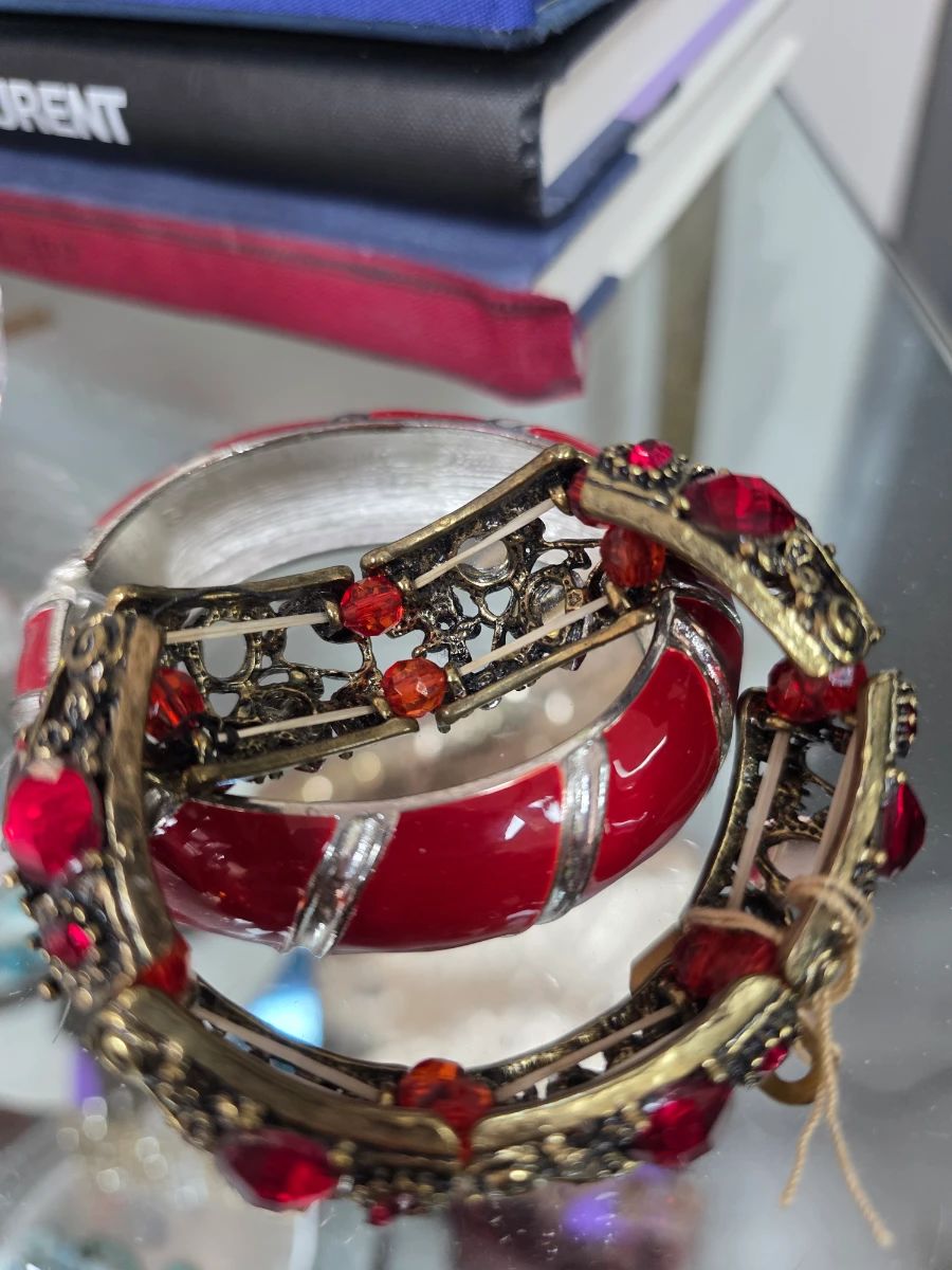 Amazing Eatate Collection Brought to Plano Warehouse