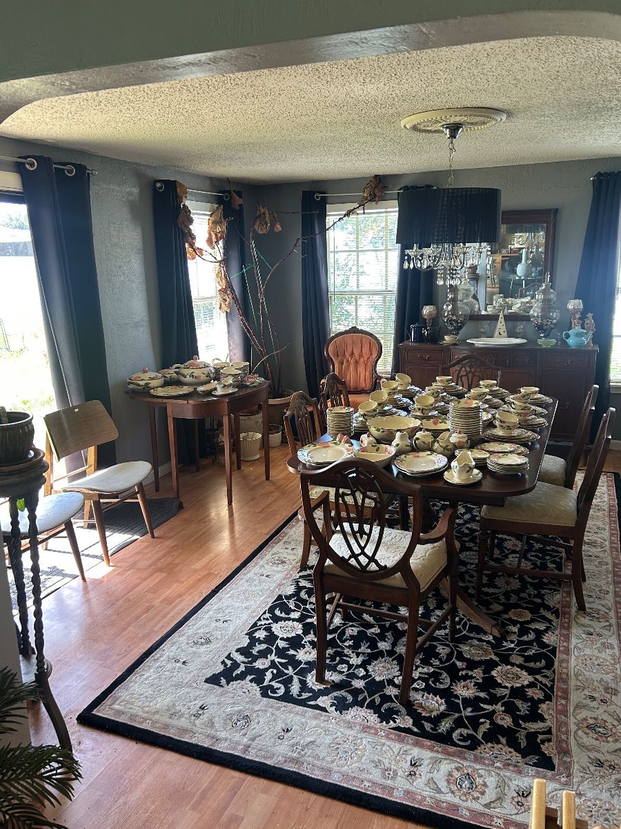 Treasure Hunter’s Estate Sale – Vintage Furniture, China, Pottery & More!