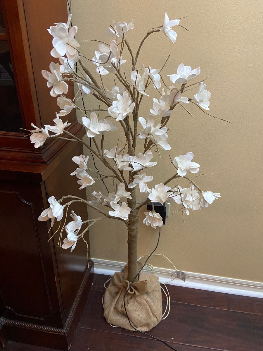 Beautiful large home furnishings and clothes, purses, shoes