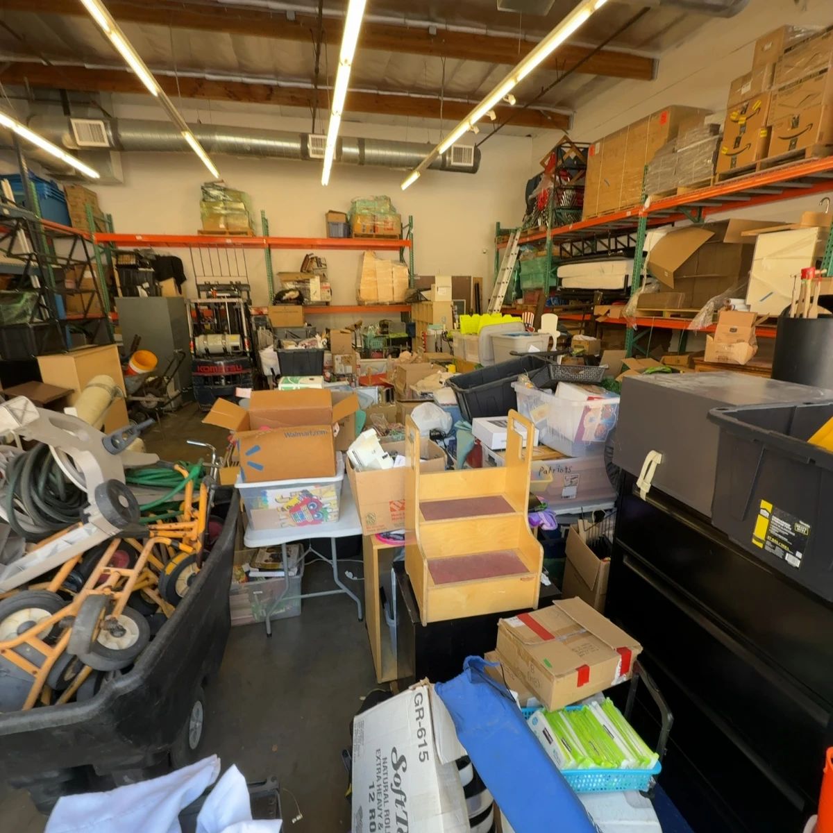 Yorba Linda Estate Sale by SoCal Home Clear Outs