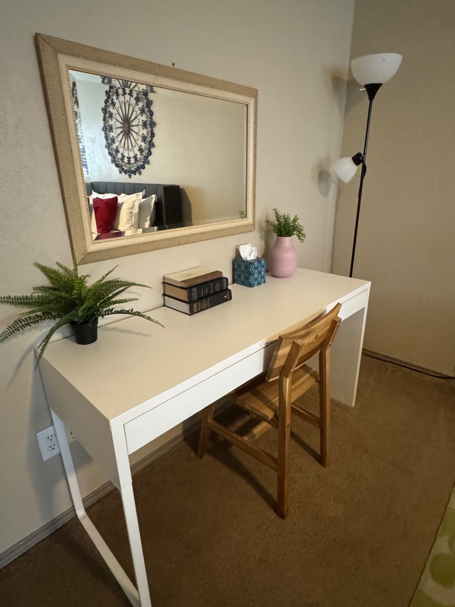 "Bits and Pieces" in Euless -More Pictures Coming Soon!