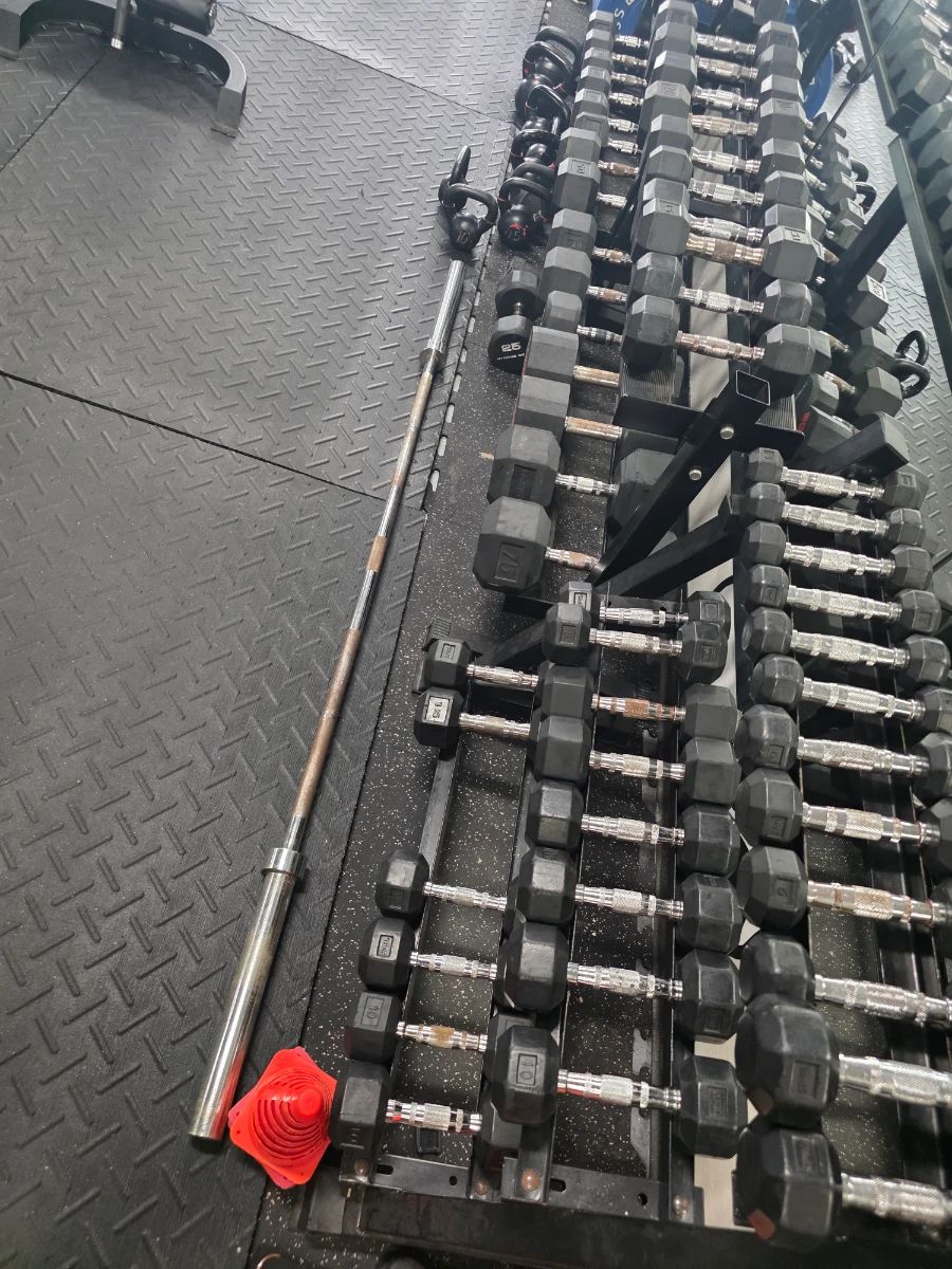 SARA'S ESTATE SALE liquidation of COMMERCIAL GYM
