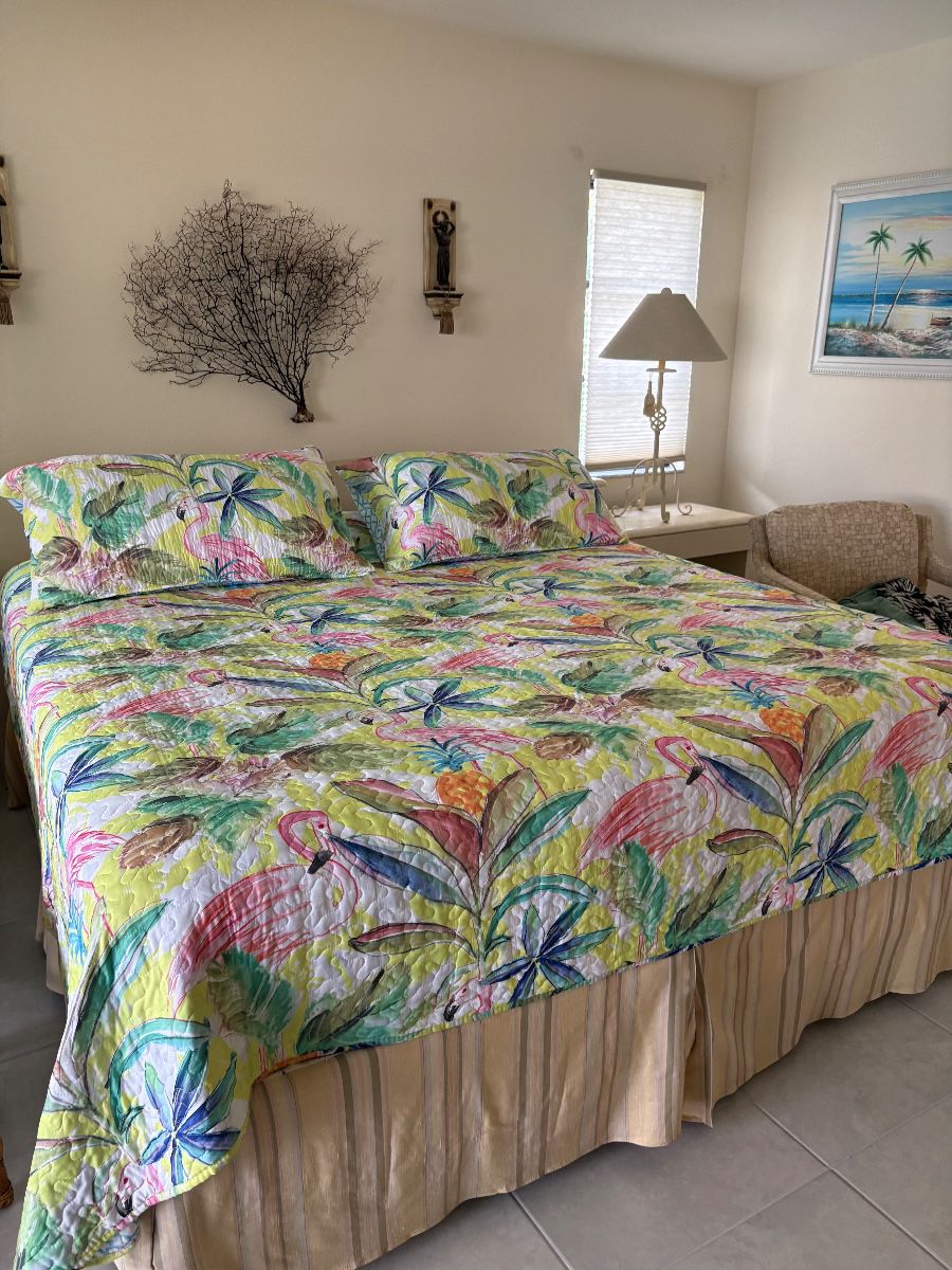 Estate Sale By The Ladies of Lake Suzy