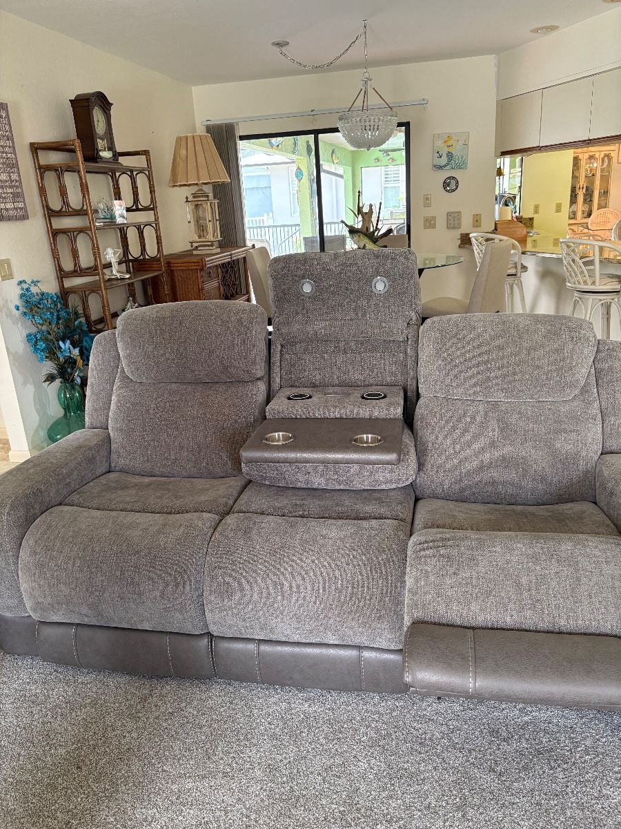Estate Sale By The Ladies of Lake Suzy