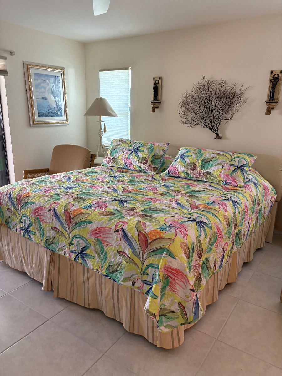 Estate Sale By The Ladies of Lake Suzy