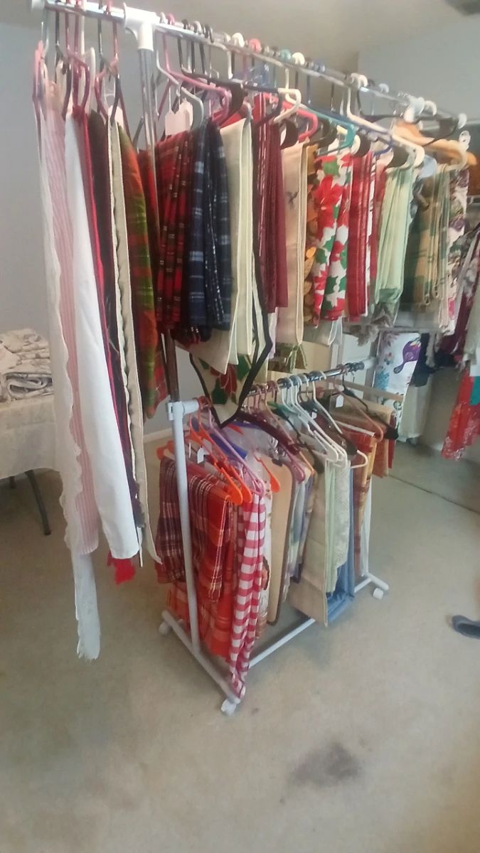 Linens & Textiles Lot: Scarves, Tablecloths, and Decorative Fabric Accessories