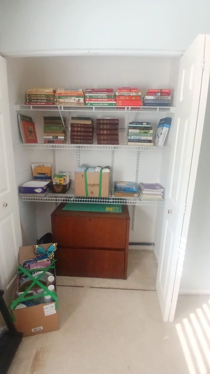 Books & Office Furniture Lot
