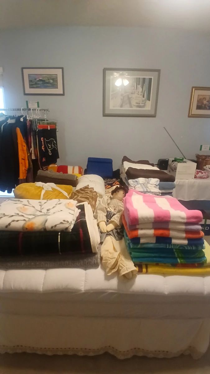 Home Textiles & Collectible Doll Lot