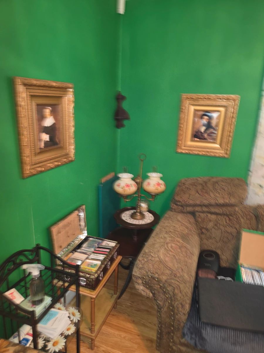 (A Vintage Find) Interlachen FL Estate Sale