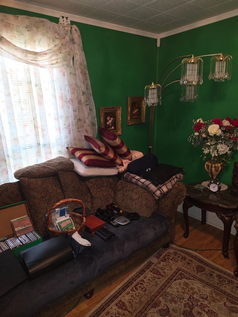 (A Vintage Find) Interlachen FL Estate Sale