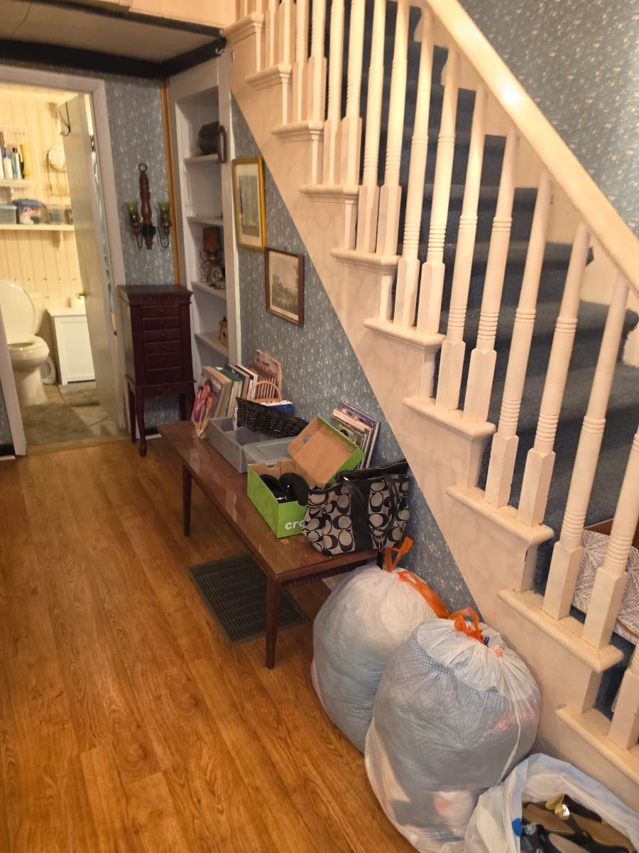 (A Vintage Find) Interlachen FL Estate Sale
