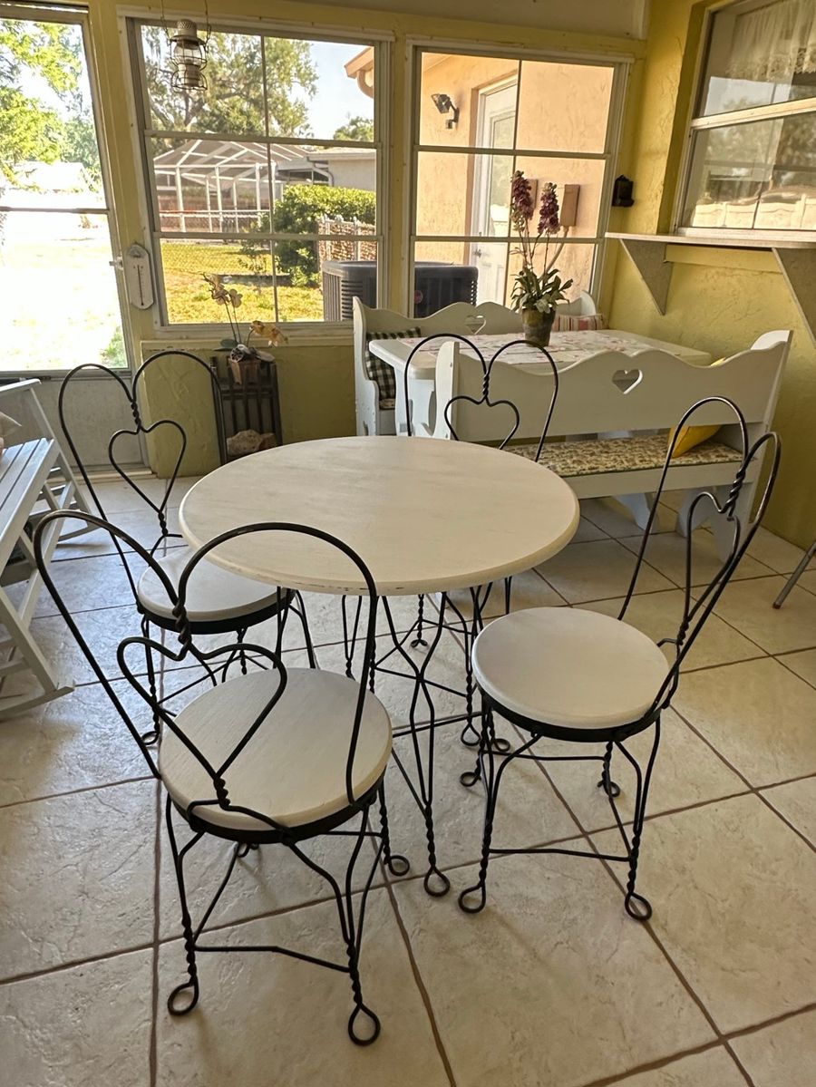 Vintage Wire Bistro Set with Heart Accents