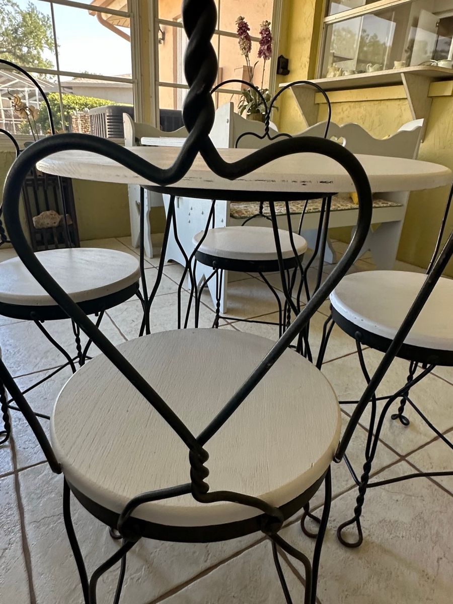 Heart Back Wrought Iron Dining Set