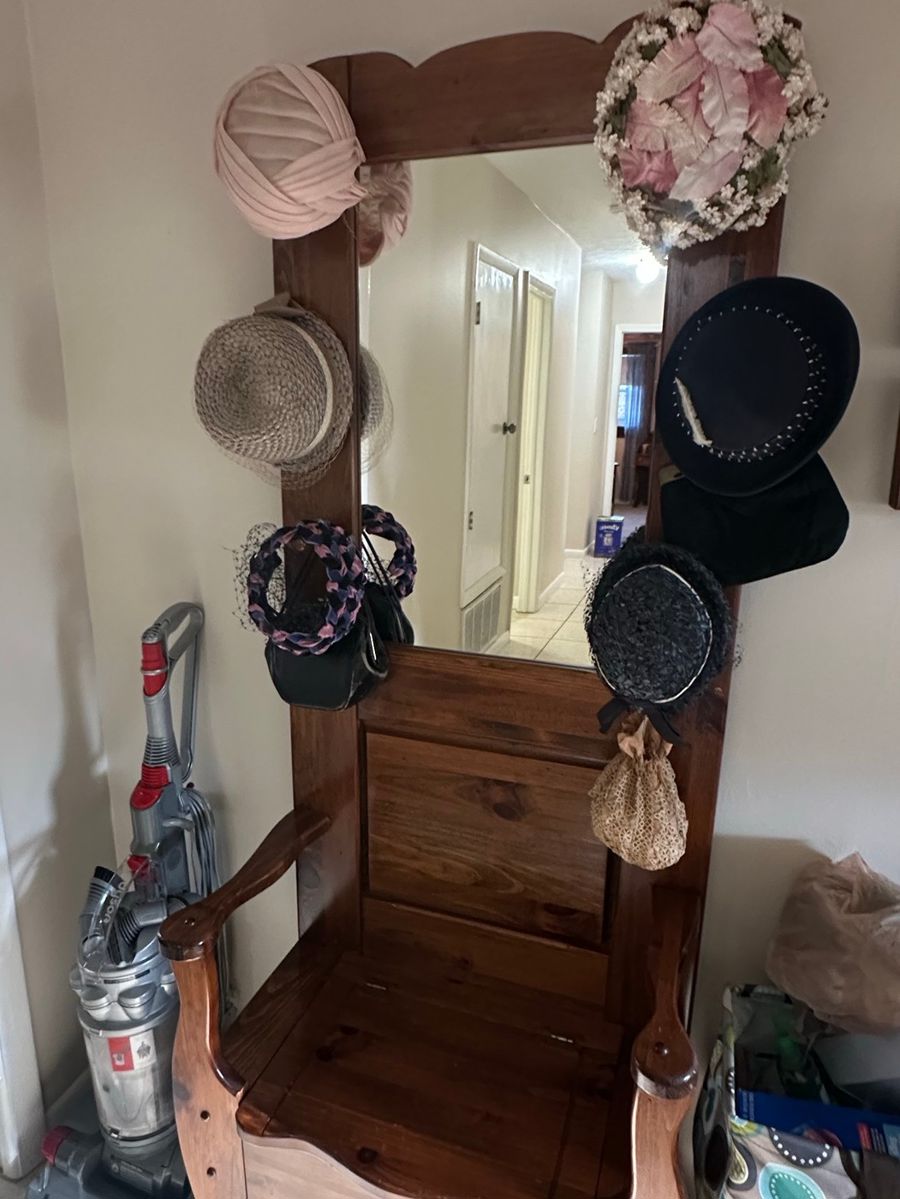 Vintage Hats & Headwear Assortment