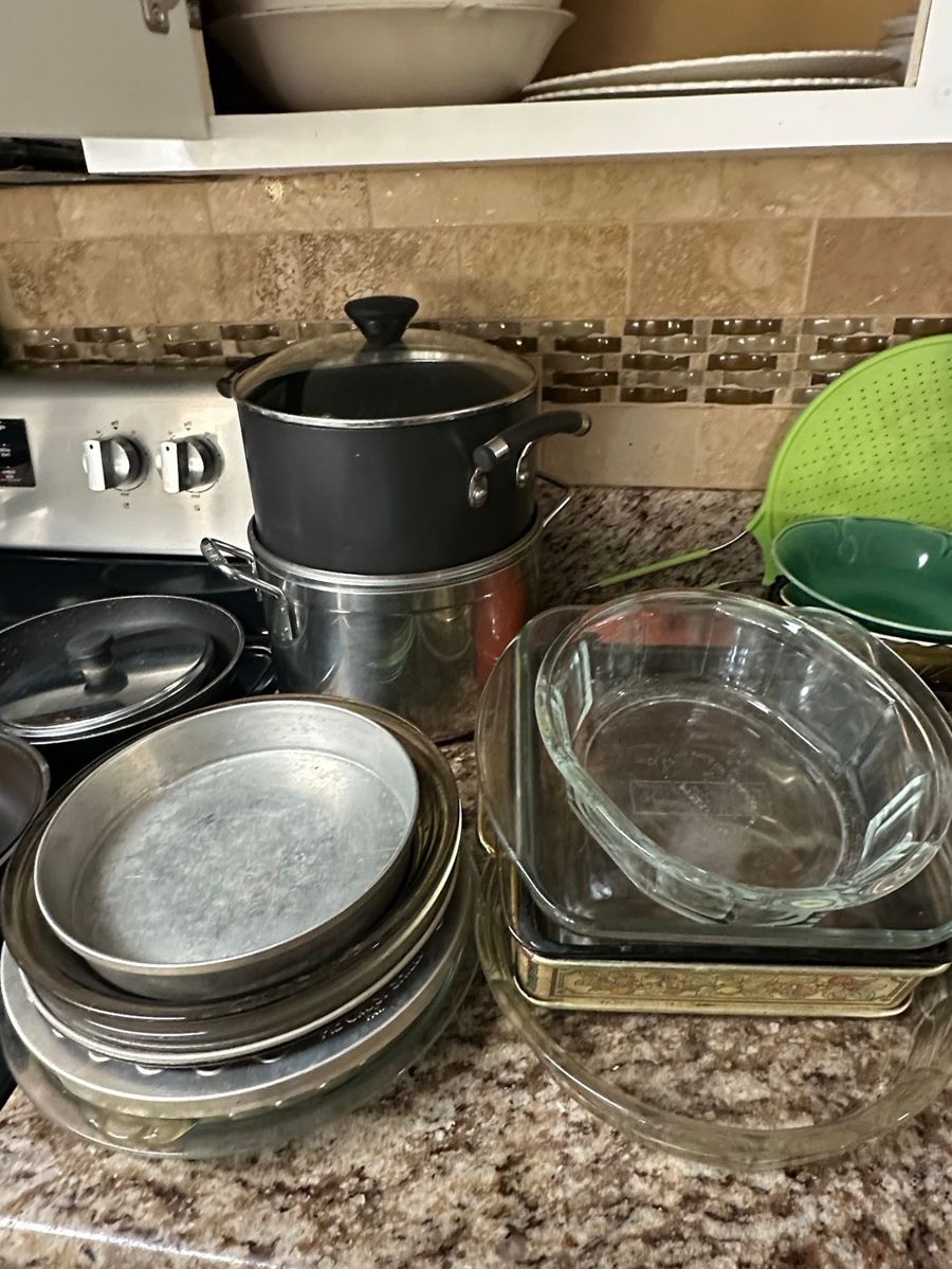 Cookware & Bakeware Assortment
