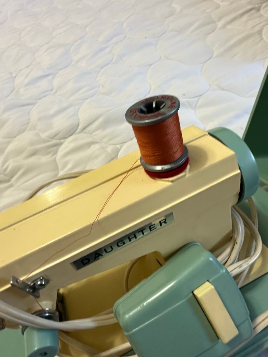 Daughter Portable Sewing Machine