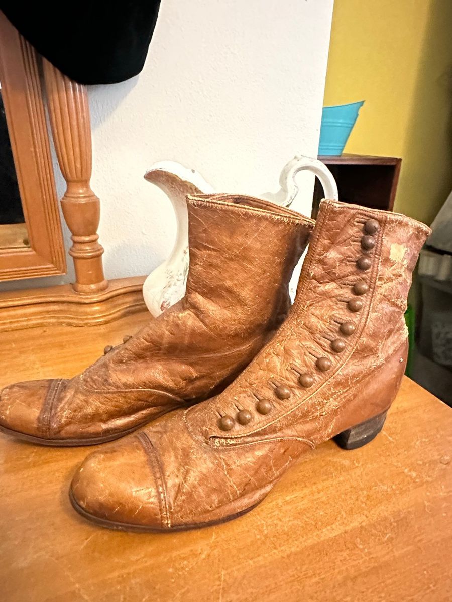Antique Victorian Leather Button Boots