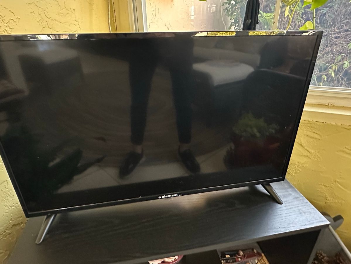 Element 32-inch Class 720p HD LED Roku Smart TV