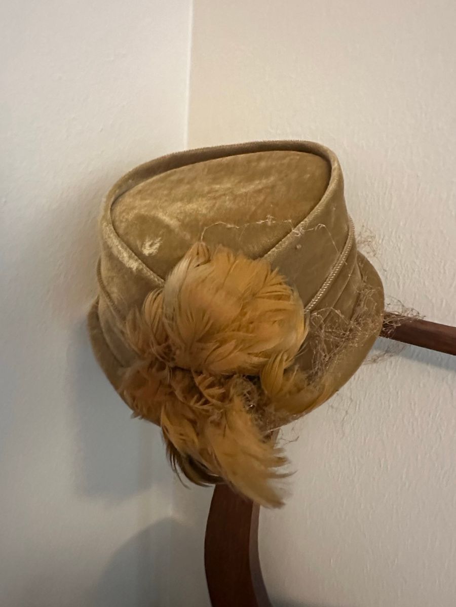Vintage Women's Velvet & Feather Fascinator Hat