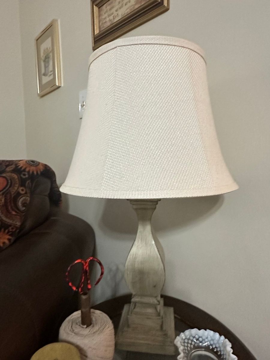 Distressed Wood Pedestal Table Lamp