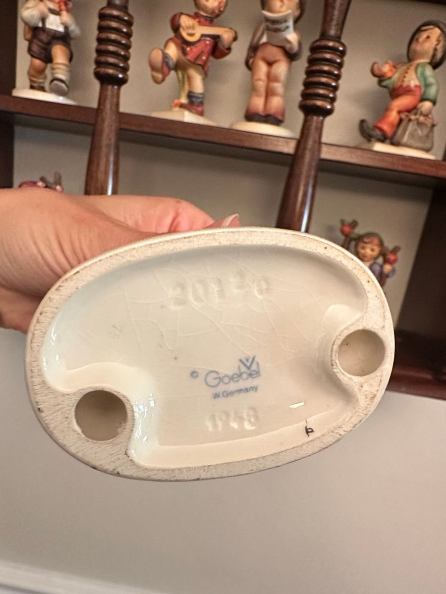 Goebel W. Germany 201/0 Figurine 1948