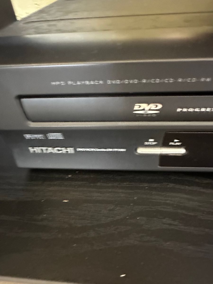 Hitachi Progressive Scan DVD Player