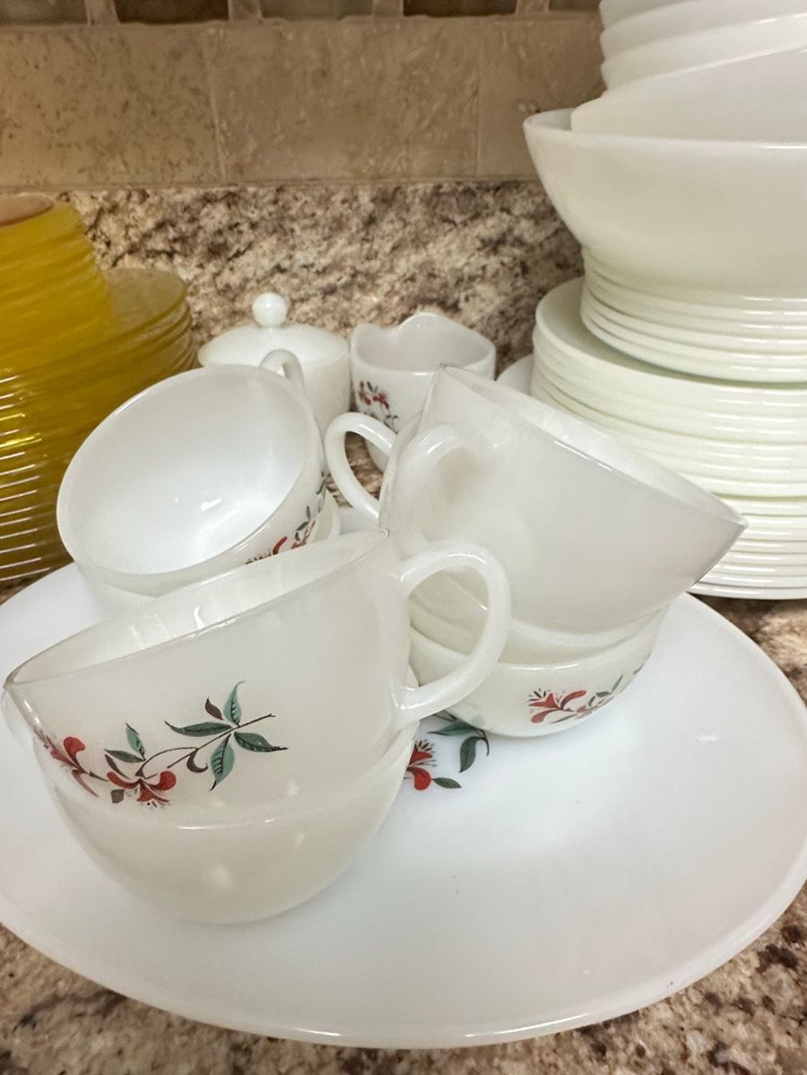 Retro Floral Milk Glass Creamer & Sugar Bowl Set with Nesting Bowls
