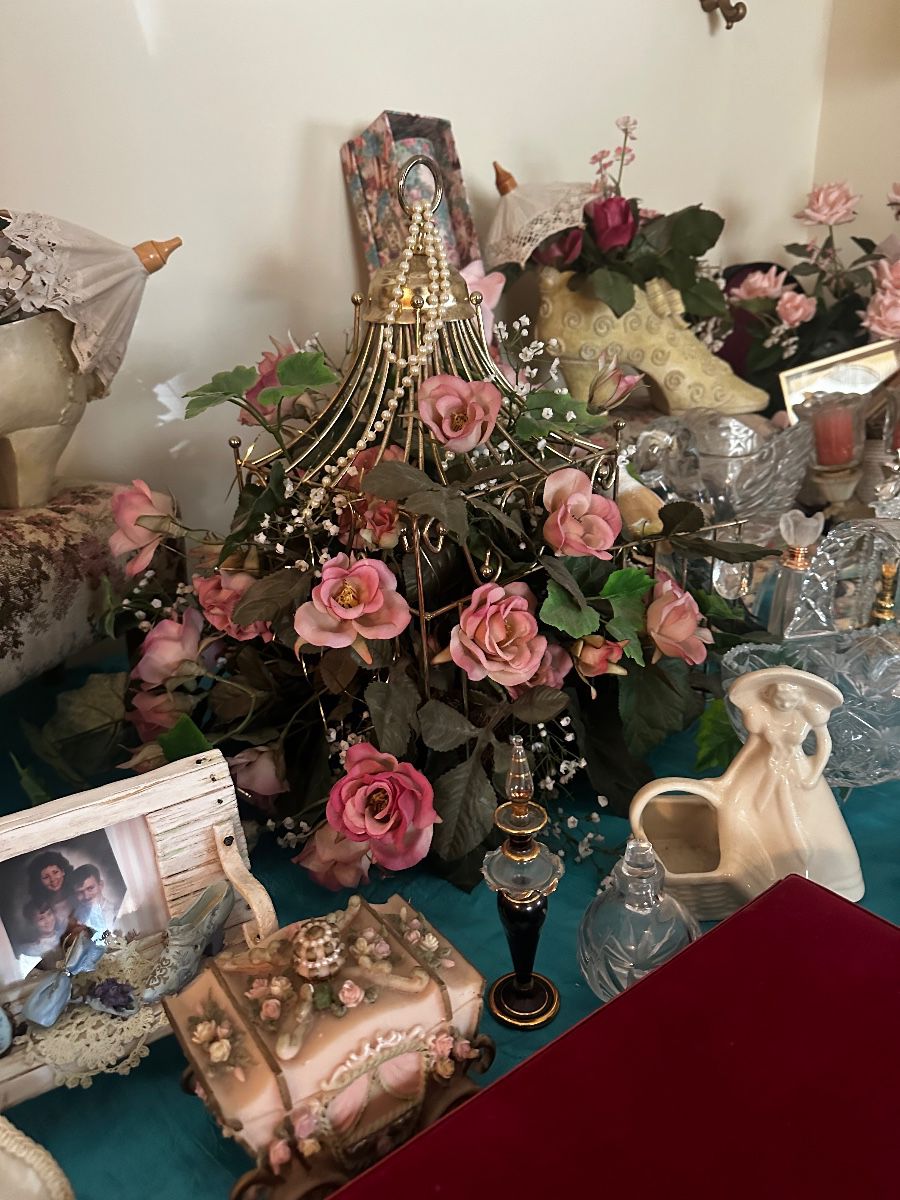 INCREDIBLE ESTATE SALE ** Pensacola **