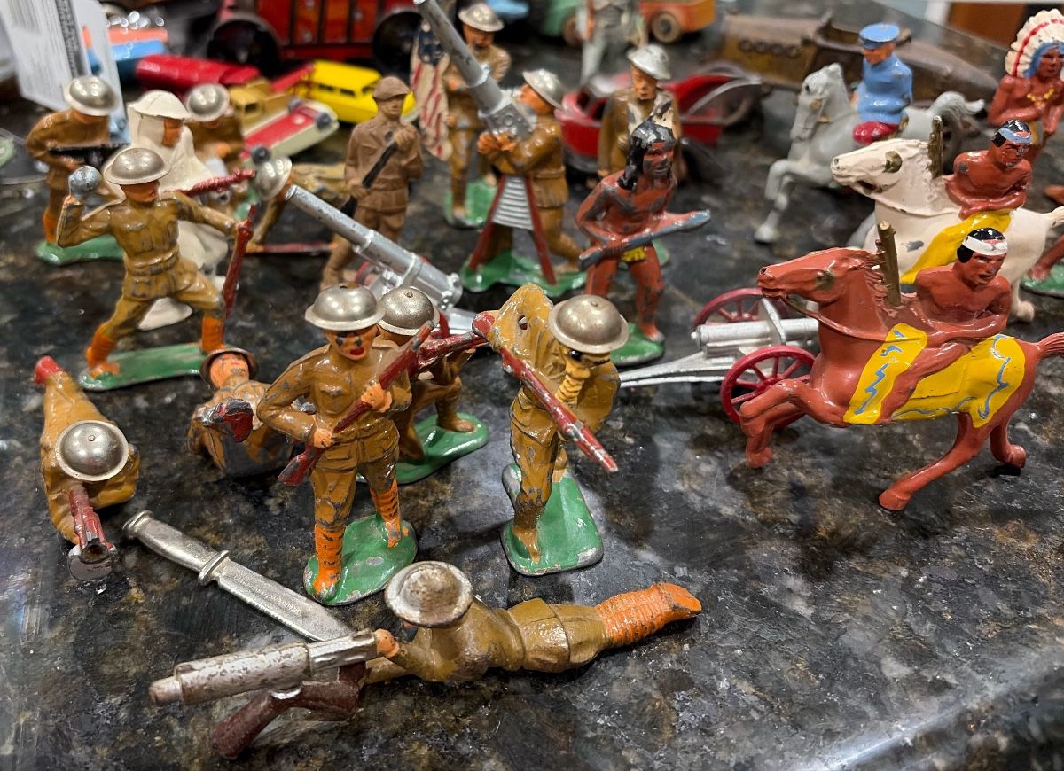 3-Generations Collecting! MCM, Pre war Hubley, Arcade, Brahmin, Western, Asian, Fenton VTG. Playboy