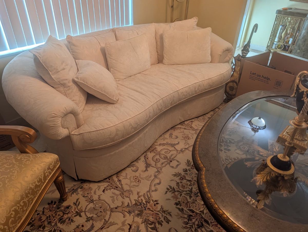 Home full of Beautiful, high quality  items !