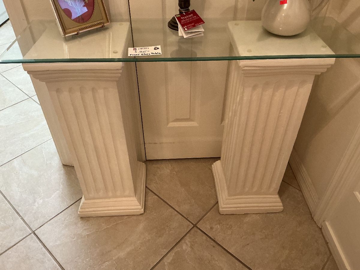 Nice sale in Villlage of Santiago at estate sale in The Villages, FL
