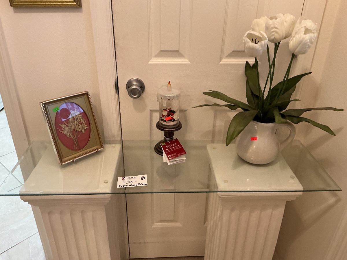 Nice sale in Villlage of Santiago at estate sale in The Villages, FL