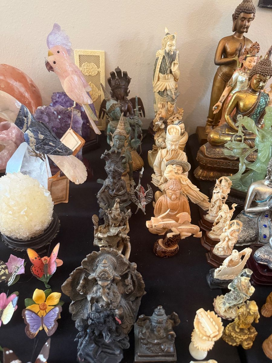 Fabulous Tarpon Springs world traveler hoarder sale!