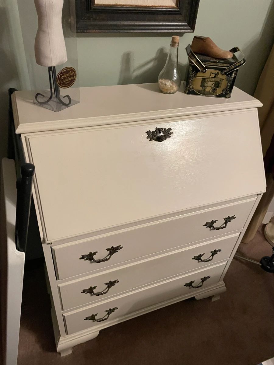 Estate Sale By Helping Hands ( In the Woodlands )Dunnellon