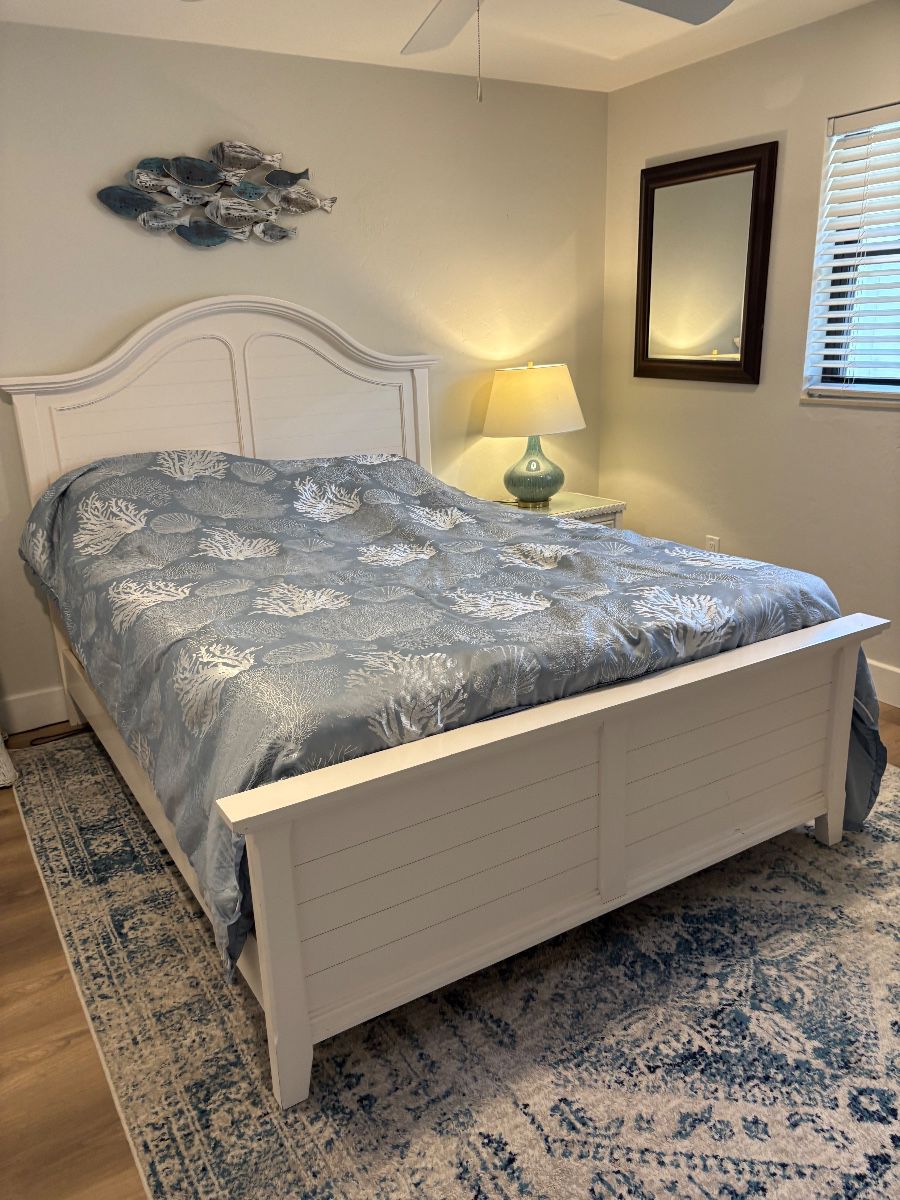 Estate Sale By The Ladies of Lake Suzy