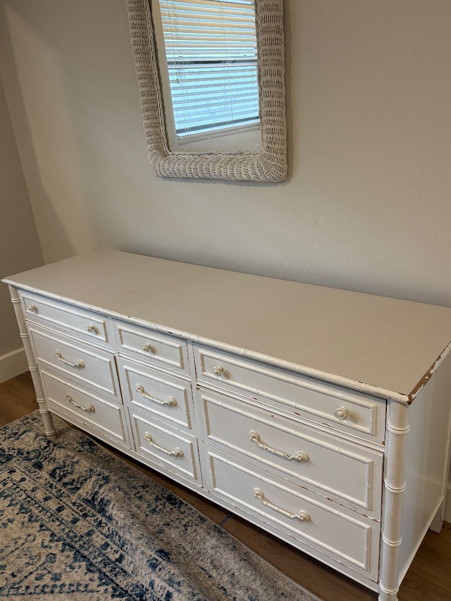 Estate Sale By The Ladies of Lake Suzy