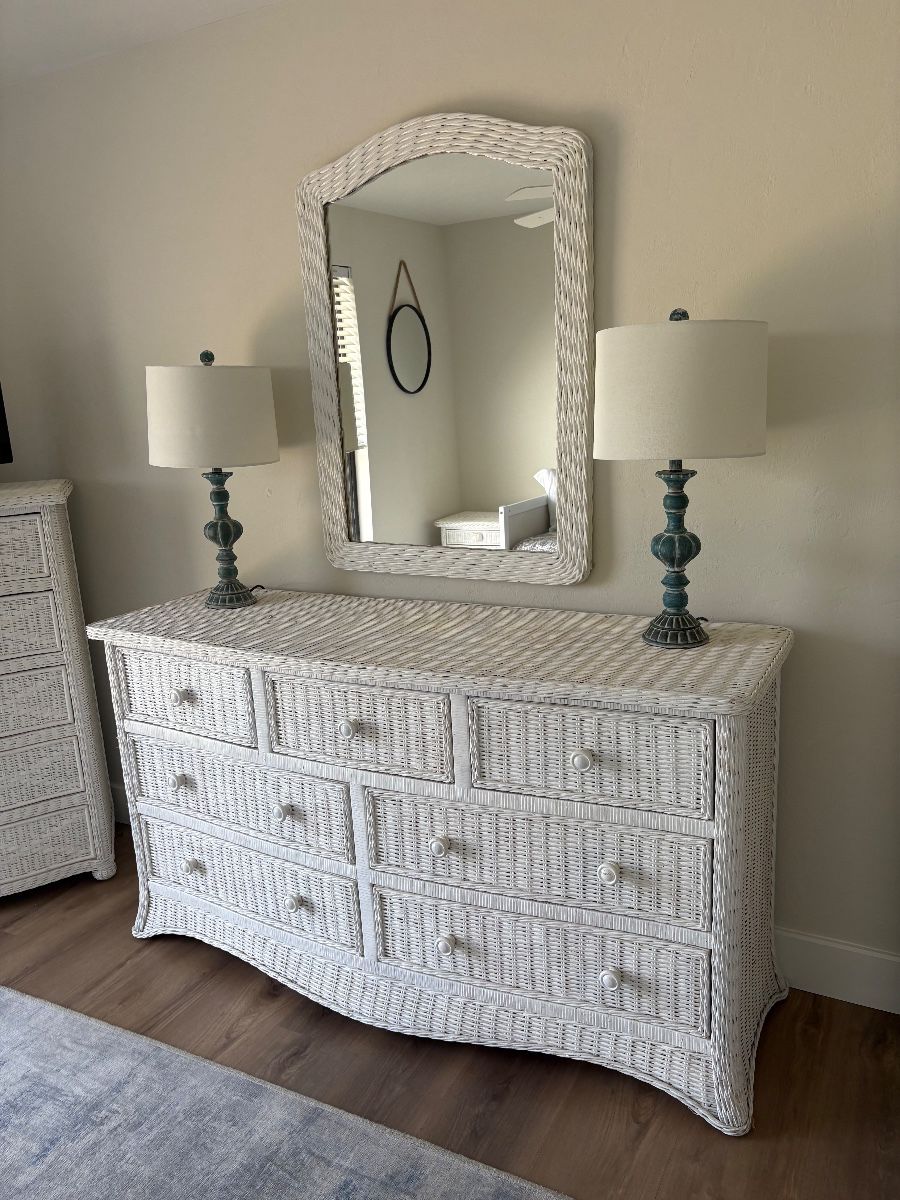 Estate Sale By The Ladies of Lake Suzy