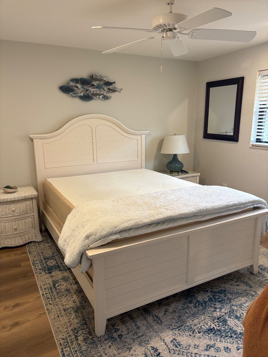 Estate Sale By The Ladies of Lake Suzy